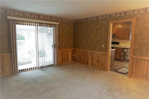 172 Nottingham Dr, Elyria, OH 44035 photo 3