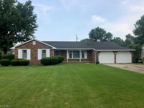 151 Crestview Dr, Elyria, OH 44035 photo 1