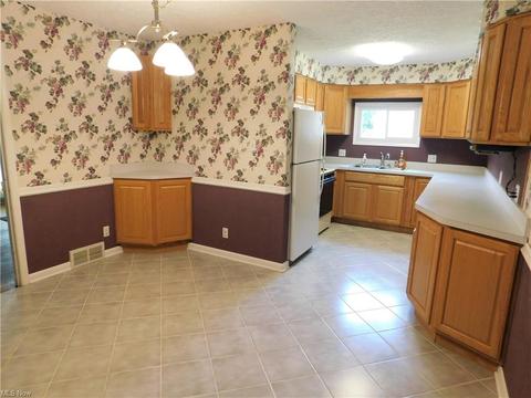 162 Pinehurst Rd, Munroe Falls, OH 44262 photo 12