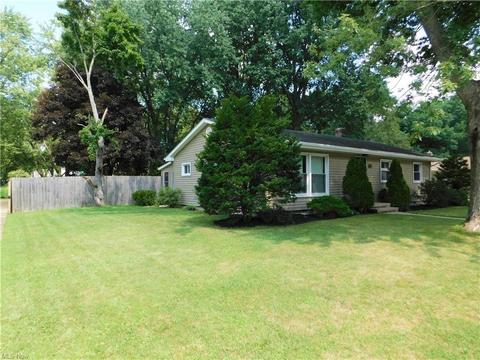 162 Pinehurst Rd, Munroe Falls, OH 44262 photo 2