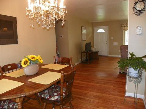 5392 Regency Dr, Parma, OH 44129 photo 9