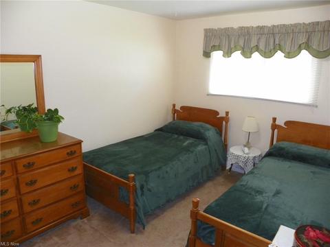 5392 Regency Dr, Parma, OH 44129 photo 15