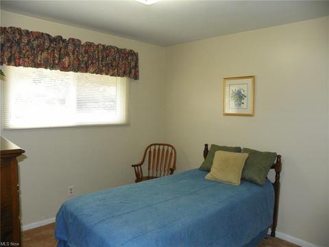 5392 Regency Dr, Parma, OH 44129 photo 17