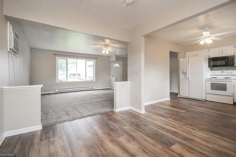 129 Potomac Dr, Elyria, OH 44035 photo 5