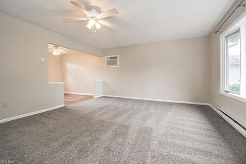 129 Potomac Dr, Elyria, OH 44035 photo 3