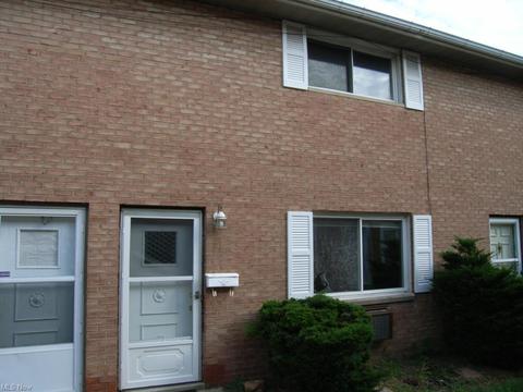 5848 Gargasz Dr #E2, Lorain, OH 44053 photo 1