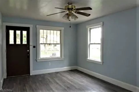 737 Fifth St, Struthers, OH 44471 photo 2