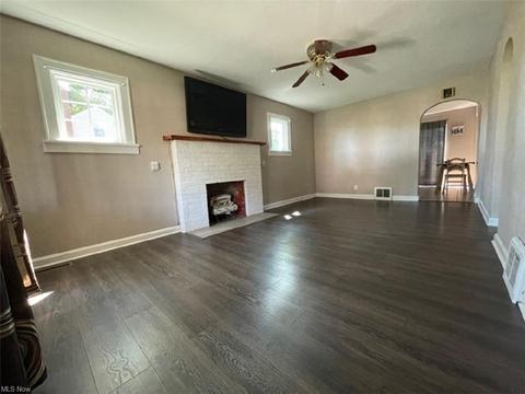 14160 S Main St, Beloit, OH 44609 photo 4