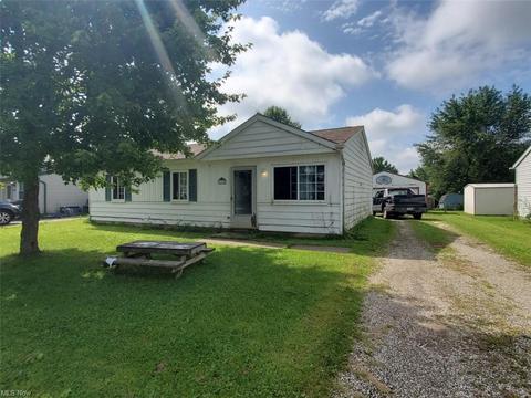 9888 Short Dr, Windham, OH 44288 photo 1