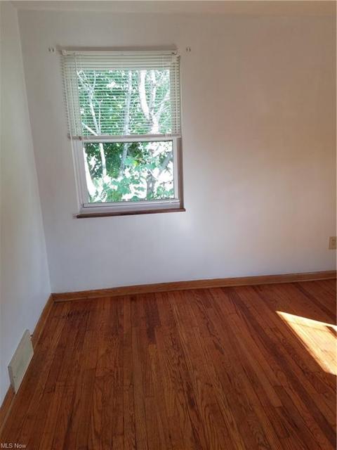 5985 Ridge Rd, Parma, OH 44129 photo 9