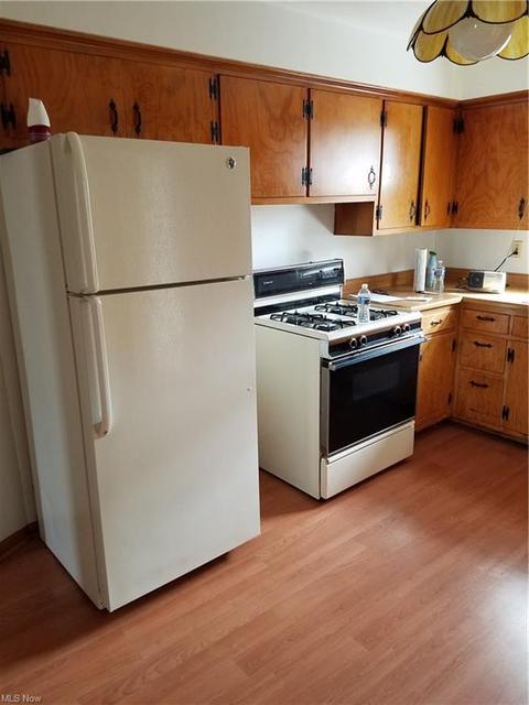 5985 Ridge Rd, Parma, OH 44129 photo 2