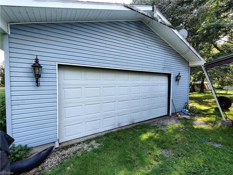 1060 Bruce Rd, Akron, OH 44306 photo 26