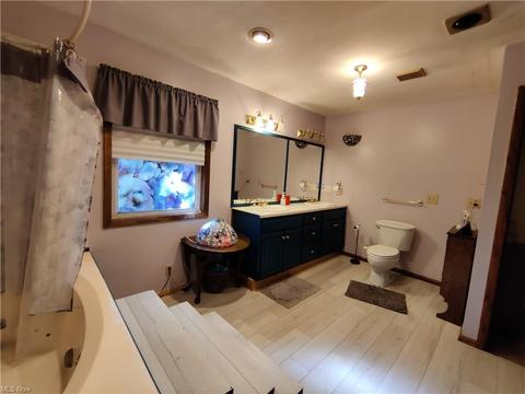 1060 Bruce Rd, Akron, OH 44306 photo 8