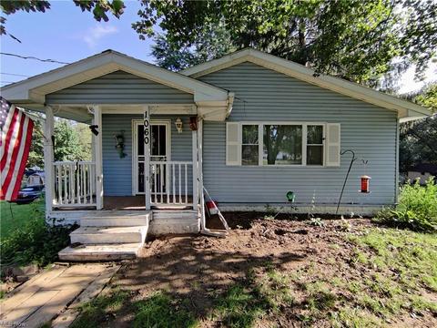1060 Bruce Rd, Akron, OH 44306 photo 1