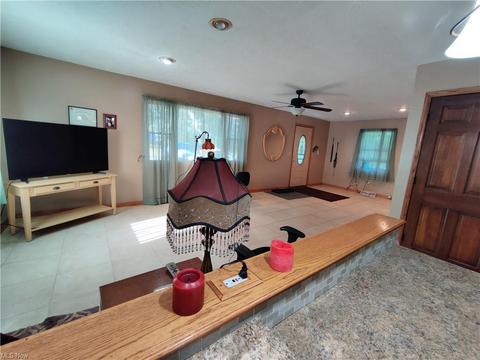 1060 Bruce Rd, Akron, OH 44306 photo 4