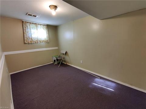 1060 Bruce Rd, Akron, OH 44306 photo 16