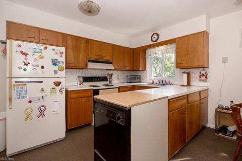 2447 Glengate Dr, Willoughby Hills, OH 44094 photo 8