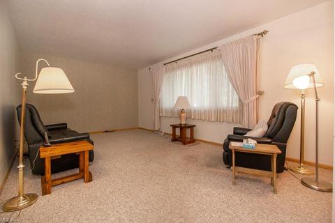 2447 Glengate Dr, Willoughby Hills, OH 44094 photo 3