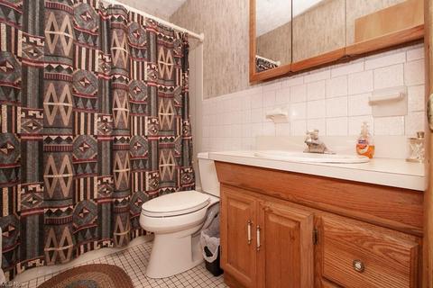 2447 Glengate Dr, Willoughby Hills, OH 44094 photo 16