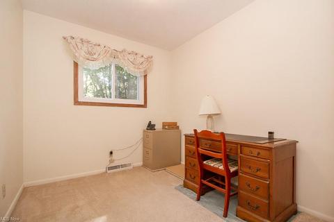 2447 Glengate Dr, Willoughby Hills, OH 44094 photo 12