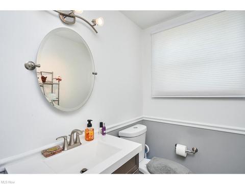 6708 Regency Dr, Parma, OH 44129 photo 19