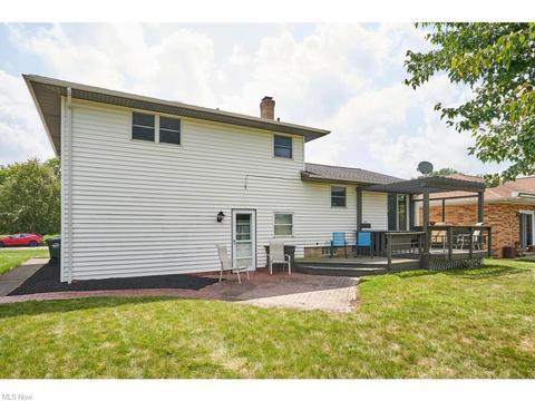 6708 Regency Dr, Parma, OH 44129 photo 5