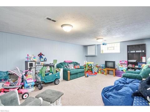 6708 Regency Dr, Parma, OH 44129 photo 20