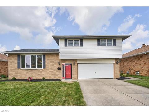 6708 Regency Dr, Parma, OH 44129 photo 3