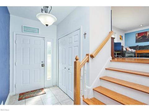 6708 Regency Dr, Parma, OH 44129 photo 9