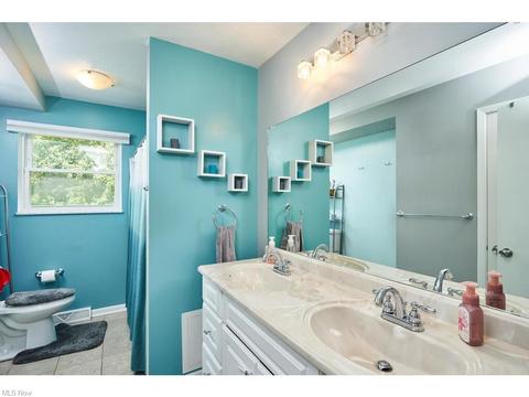 6708 Regency Dr, Parma, OH 44129 photo 15