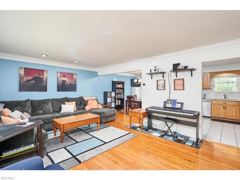 6708 Regency Dr, Parma, OH 44129 photo 12