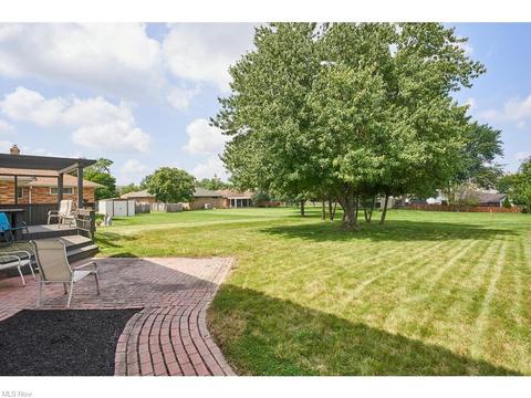 6708 Regency Dr, Parma, OH 44129 photo 4