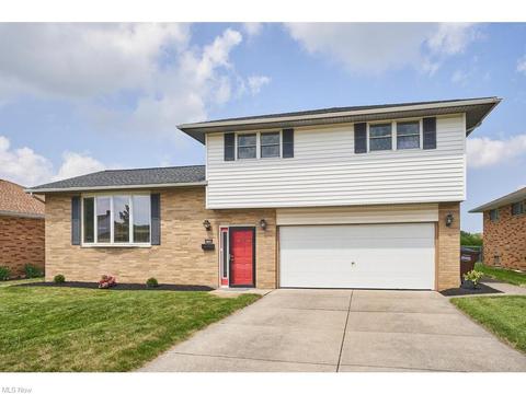 6708 Regency Dr, Parma, OH 44129 photo 1