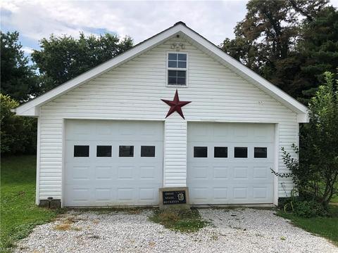 809 Mcendree St, Barnesville, OH 43713 photo 3
