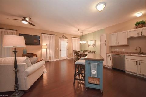111 Pyrite Ct, Berea, OH 44017 photo 2
