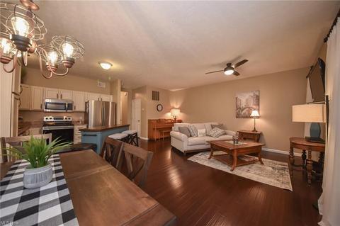 111 Pyrite Ct, Berea, OH 44017 photo 5