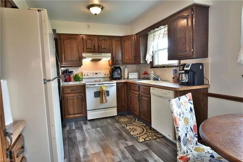 985 Garfield St, Struthers, OH 44471 photo 6