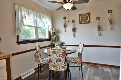 985 Garfield St, Struthers, OH 44471 photo 8