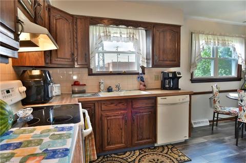 985 Garfield St, Struthers, OH 44471 photo 5
