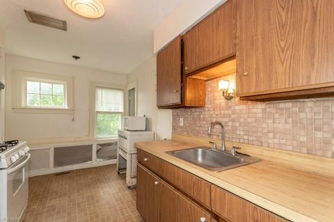 100 E 238th St, Euclid, OH 44123 photo 10