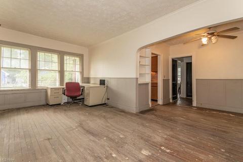 100 E 238th St, Euclid, OH 44123 photo 5