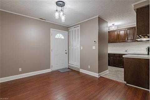 10 Valley Forge Ln, Elyria, OH 44035 photo 4