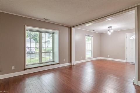 10 Valley Forge Ln, Elyria, OH 44035 photo 12