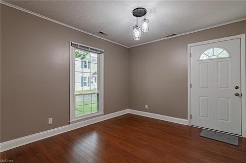 10 Valley Forge Ln, Elyria, OH 44035 photo 3