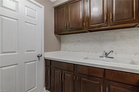10 Valley Forge Ln, Elyria, OH 44035 photo 7