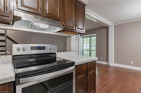 10 Valley Forge Ln, Elyria, OH 44035 photo 8