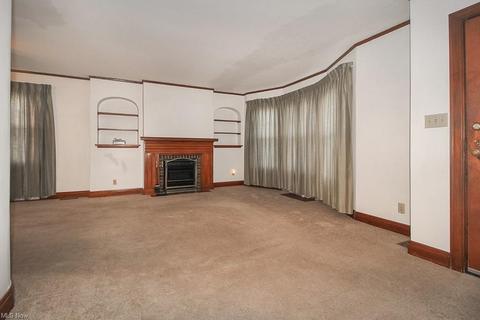1716 E 34th St, Lorain, OH 44055 photo 2
