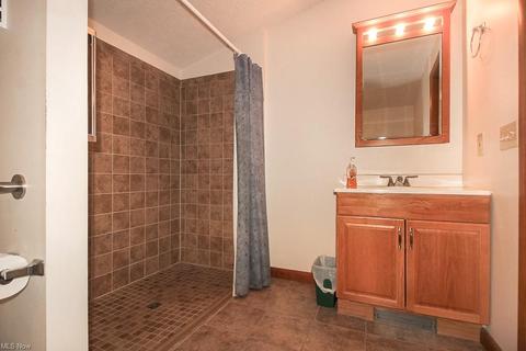 1716 E 34th St, Lorain, OH 44055 photo 14