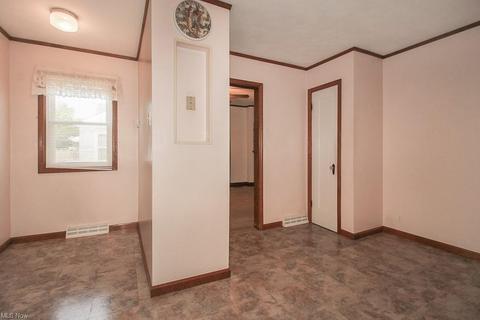 1716 E 34th St, Lorain, OH 44055 photo 10