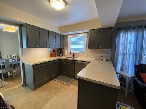 136 Nottingham Dr, Elyria, OH 44035 photo 11